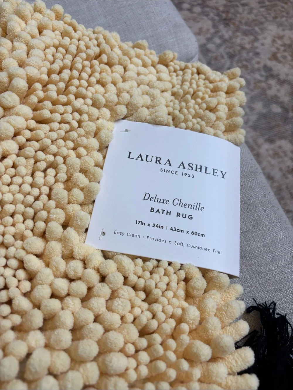 Laura Ashley Astor Chenille Bath Mat 17x24 Yellow Non-Slip Machine Washable NWT
